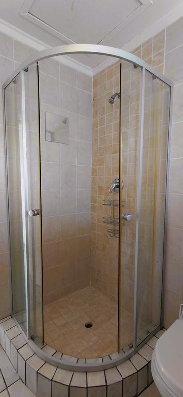 2 Bedroom Property for Sale in Langenhovenpark Free State